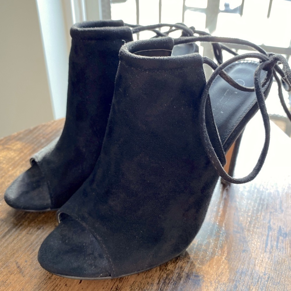 Faix Suede Tie Up Bootie